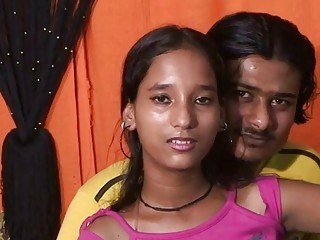 Skinny Indian Couple Have Hardcore Lovemaking Session On The Bed – MyDesi2