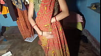 देशी गाँव की भाभी को पिसाब करते देख लिया