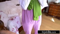 Lonely Muslim Babe Fooling Around And Fucking Her Best Friend